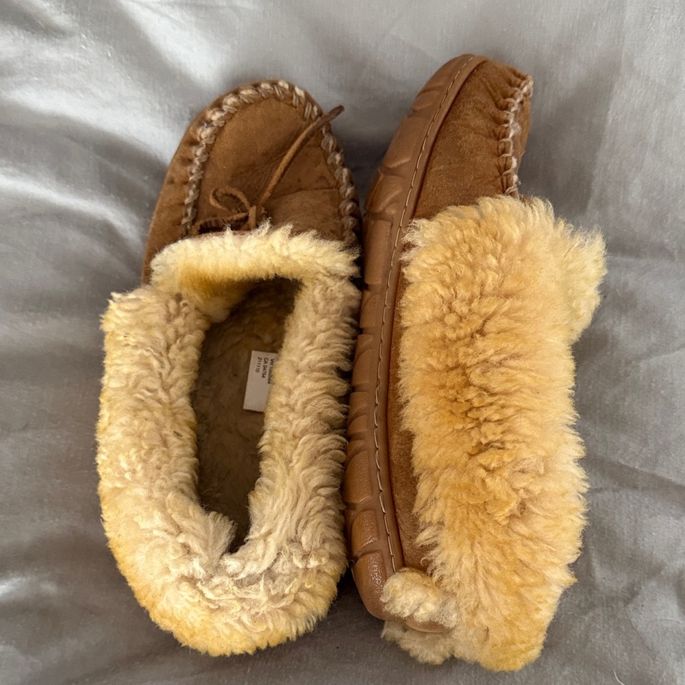 L.L. Bean Shearling Slippers - Picture 4 of 7